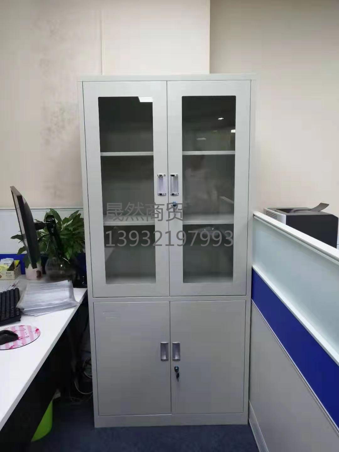 高低對(duì)開玻璃柜.jpg